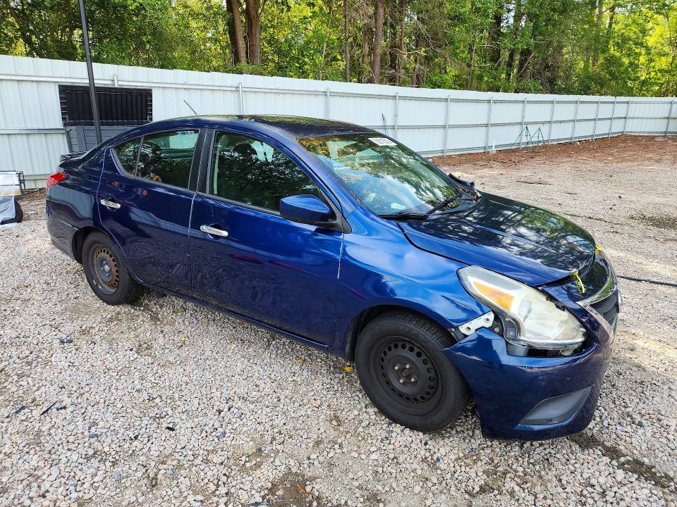 58818526 :رقم المزاد ، 3N1CN7AP1KL841398 vin ، 2019 Nissan Versa مزاد بيع