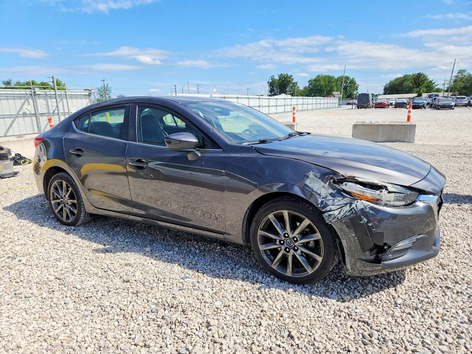 2018 Mazda 3 მანქანა იყიდება აუქციონზე, vin: 3MZBN1V30JM272904, აუქციონის ნომერი: 57418026