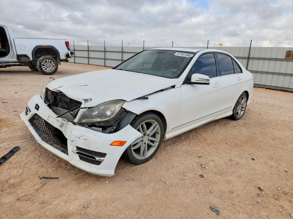 57161366 :رقم المزاد ، WDDGF4HB8ER313199 vin ، 2014 Mercedes-benz C مزاد بيع