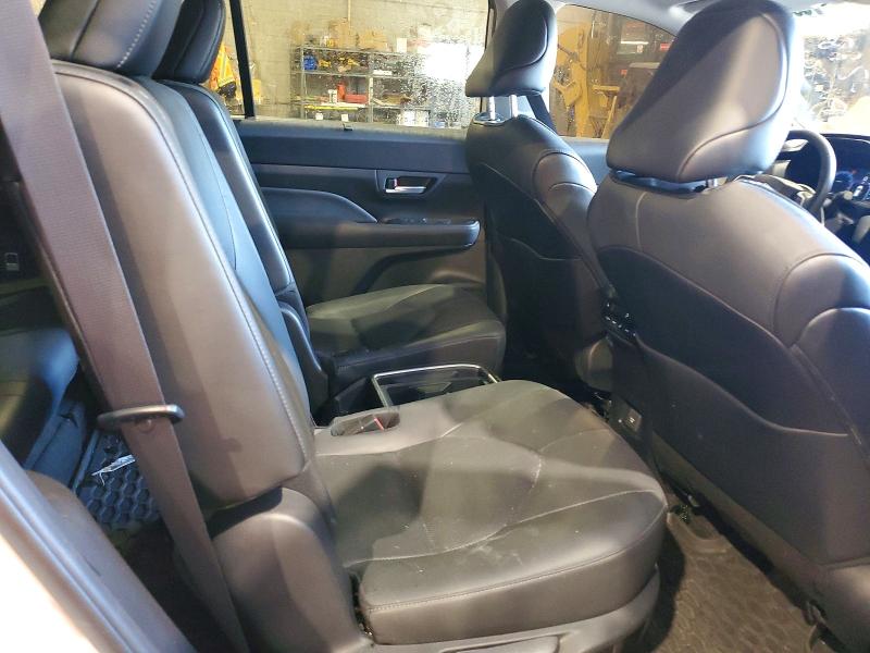 2024 Toyota Grand Highlander მანქანა იყიდება აუქციონზე, vin: 5TDAAAB52RS012743, აუქციონის ნომერი: 55626686