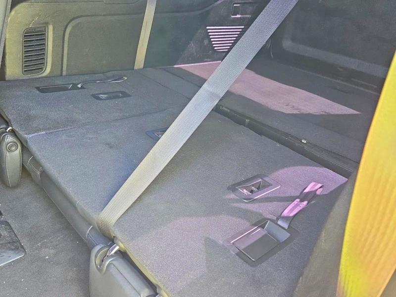56611786 :رقم المزاد ، 1GNSCCKD9MR319441 vin ، 2021 Chevrolet Suburban مزاد بيع
