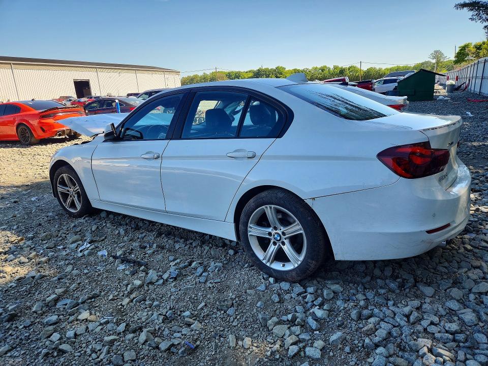 2015 Bmw 328 მანქანა იყიდება აუქციონზე, vin: WBA3B5G54FNS14066, აუქციონის ნომერი: 56342346
