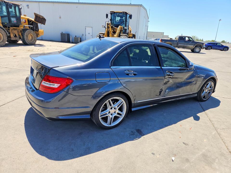 2014 Mercedes-benz C მანქანა იყიდება აუქციონზე, vin: WDDGF4HB5EG225254, აუქციონის ნომერი: 58518746