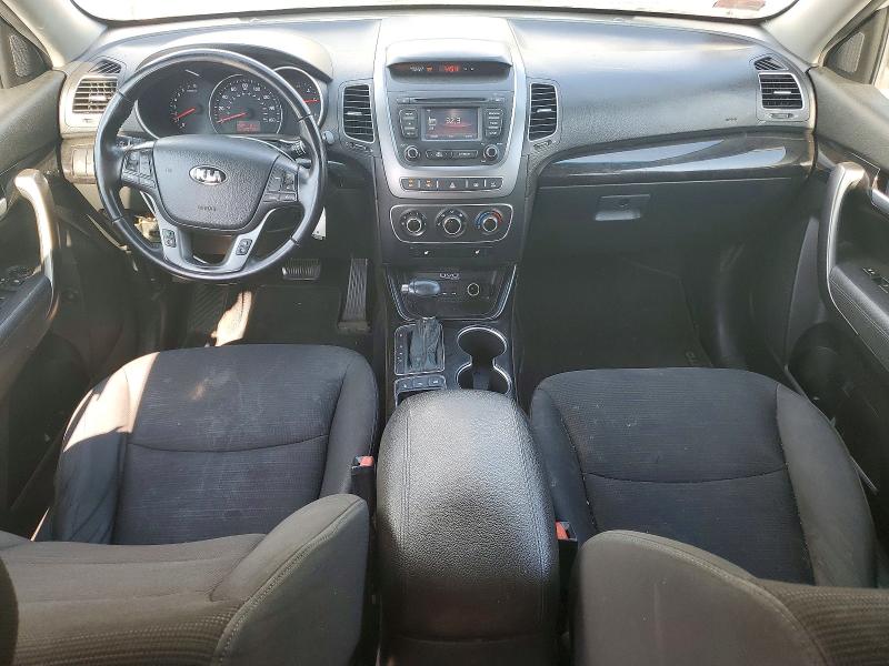 56960686 :رقم المزاد ، 5XYKT4A79FG585599 vin ، 2015 Kia Sorento مزاد بيع