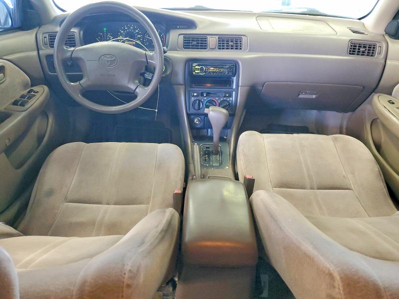 57749406 :رقم المزاد ، 4T1BF22K2XU082314 vin ، 1999 Toyota Camry مزاد بيع