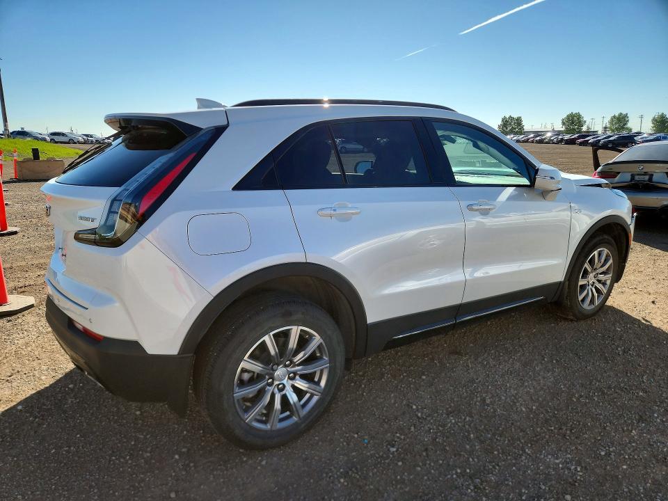 58142666 :رقم المزاد ، 1GYFZFR4XPF106806 vin ، 2023 Cadillac Xt4 مزاد بيع