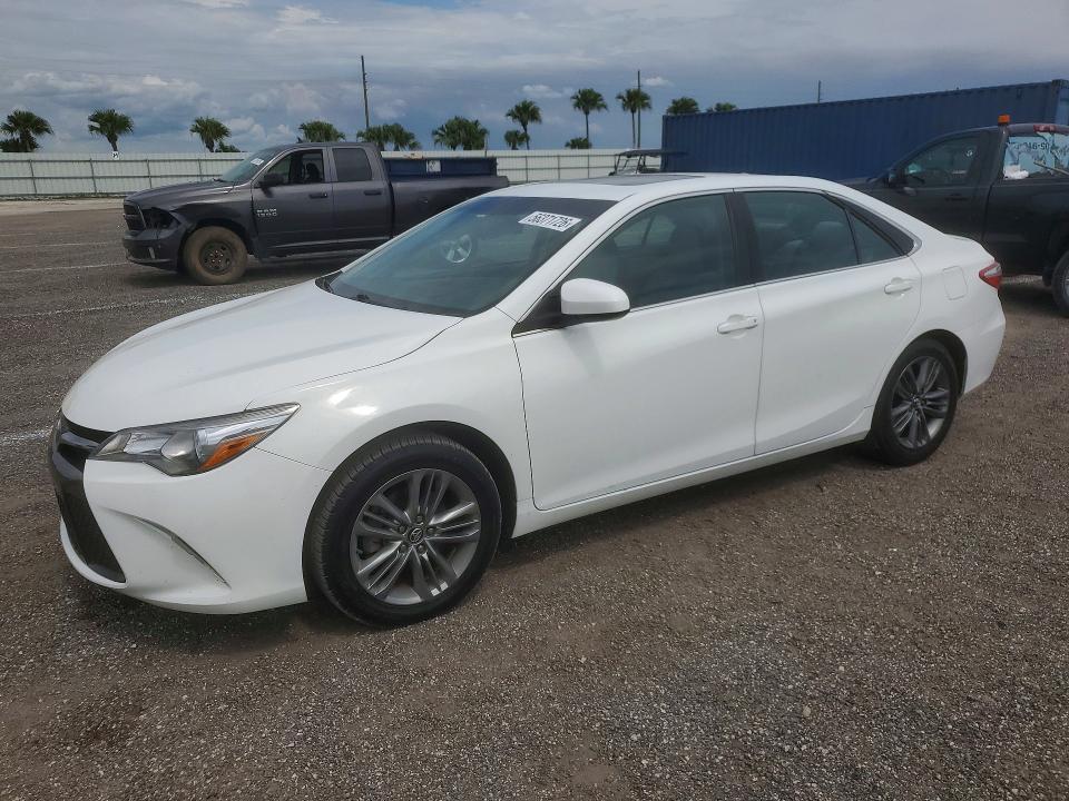 56371726 :رقم المزاد ، 4T1BF1FK1GU213415 vin ، 2016 Toyota Camry مزاد بيع