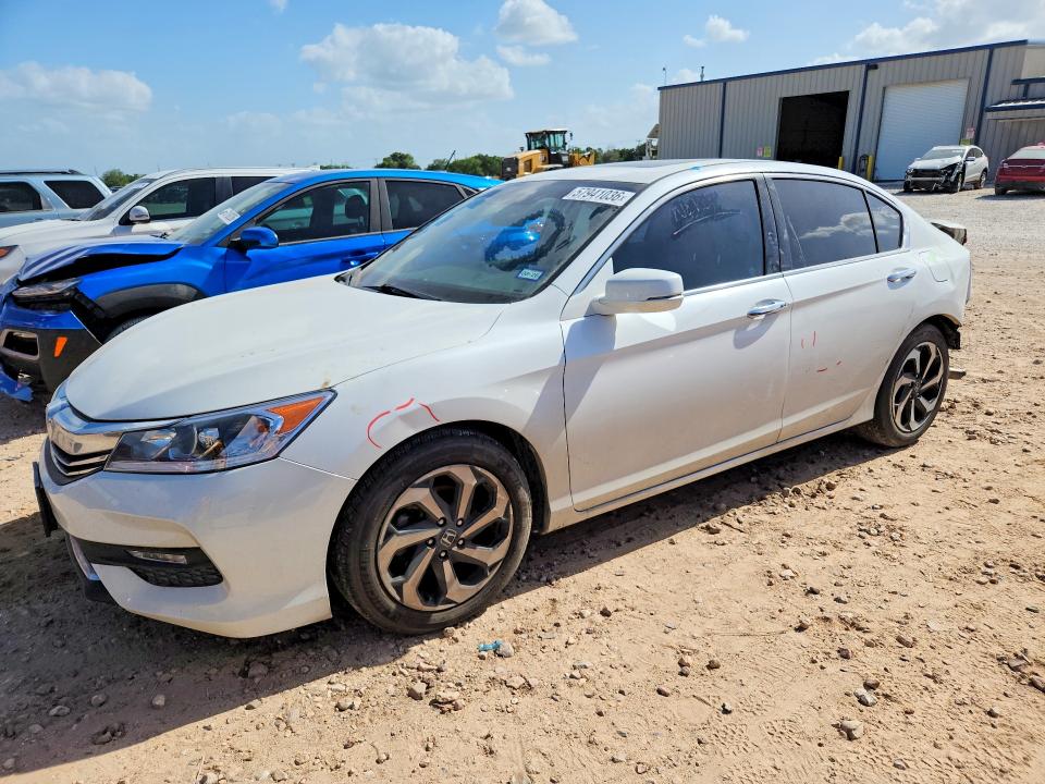 57941036 :رقم المزاد ، 1HGCR3F05HA030923 vin ، 2017 Honda Accord مزاد بيع