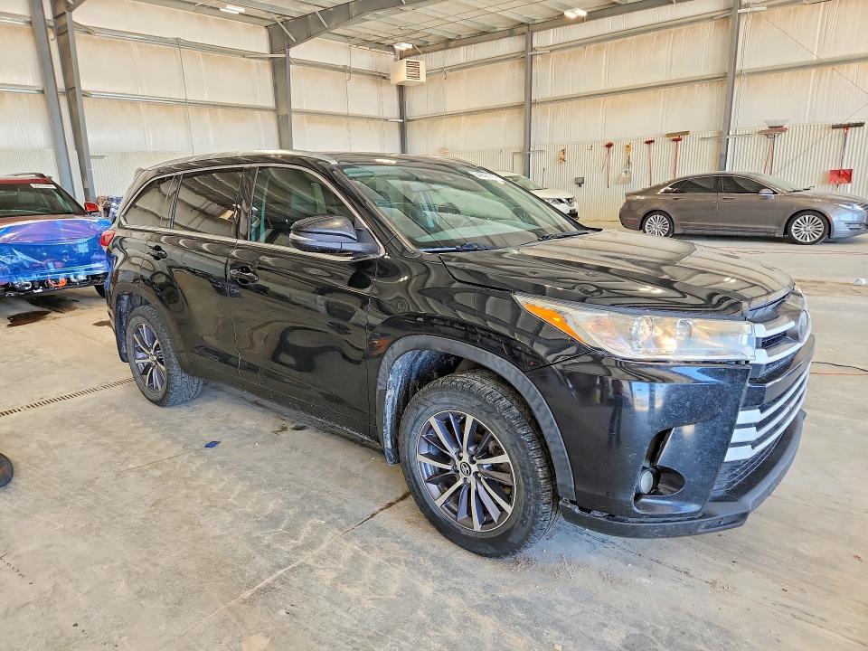 Продажа на аукционе авто 2017 Toyota Highlander, vin: 5TDJZRFH3HS435759, номер лота: 54843126