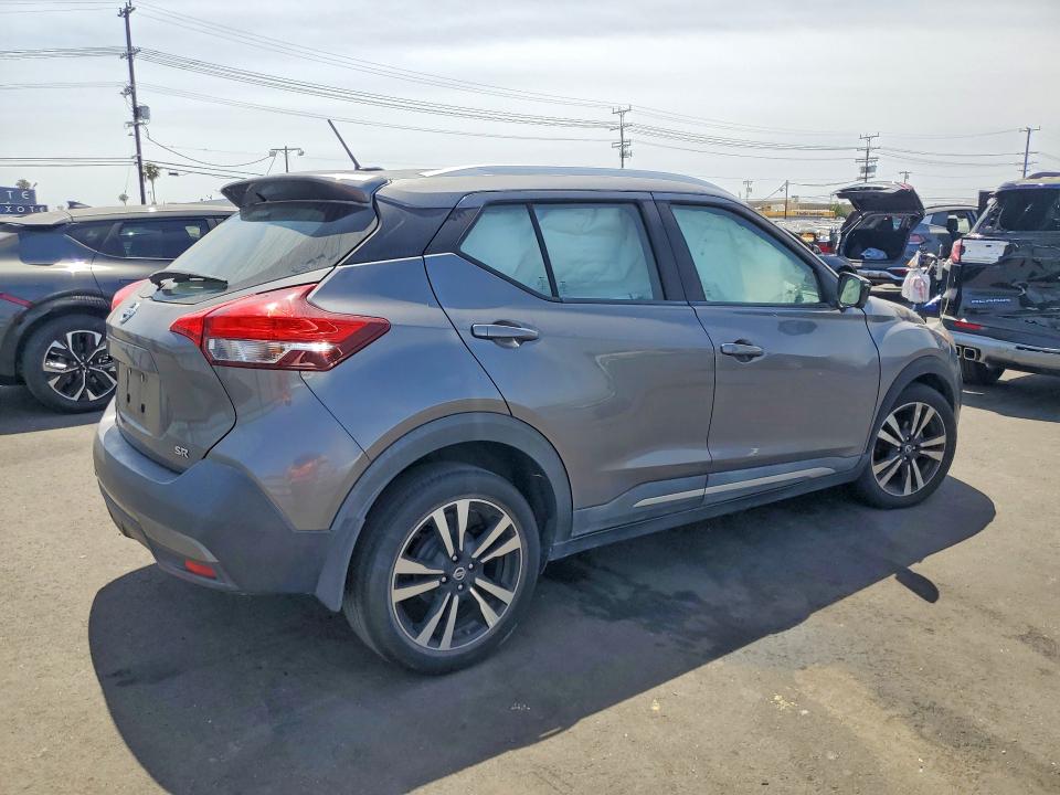 56655476 :رقم المزاد ، 3N1CP5CUXJL511159 vin ، 2018 Nissan Kicks مزاد بيع