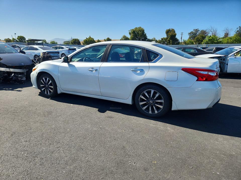 2016 Nissan Altima მანქანა იყიდება აუქციონზე, vin: 1N4AL3APXGC130035, აუქციონის ნომერი: 55273506