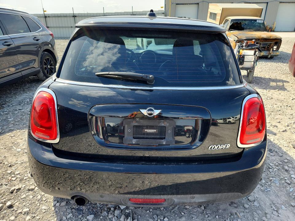 Продаж на аукціоні авто 2016 Mini Cooper, vin: WMWXP5C58G3B77015, номер лоту: 57292886