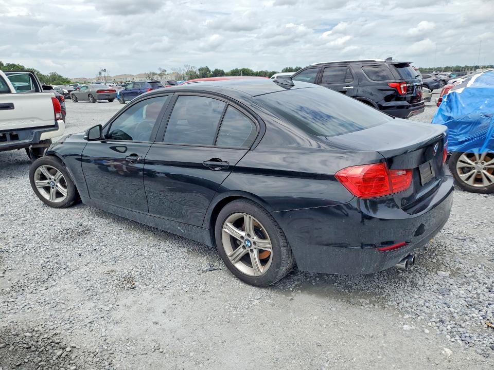 55605626 :رقم المزاد ، WBA3A5G55DNP22000 vin ، 2013 Bmw 328 مزاد بيع