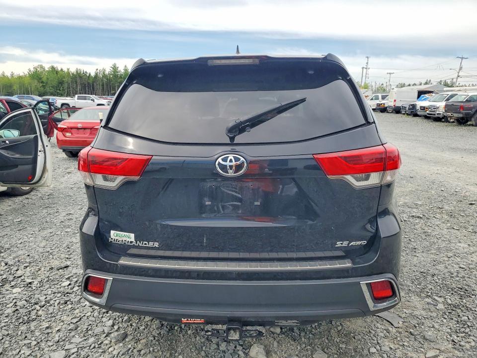 56754056 :رقم المزاد ، 5TDJZRFH4JS523628 vin ، 2018 Toyota Highlander مزاد بيع