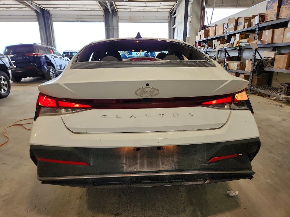 2024 Hyundai Elantra მანქანა იყიდება აუქციონზე, vin: KMHLM4DG1RU676930, აუქციონის ნომერი: 54404336