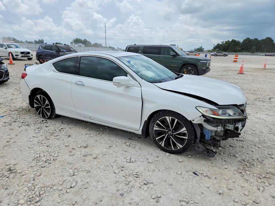 56661576 :رقم المزاد ، 1HGCT1B7XGA010674 vin ، 2016 Honda Accord مزاد بيع