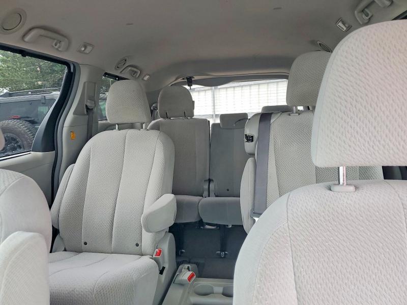 2011 Toyota Sienna მანქანა იყიდება აუქციონზე, vin: 5TDKK3DC5BS163915, აუქციონის ნომერი: 56028226