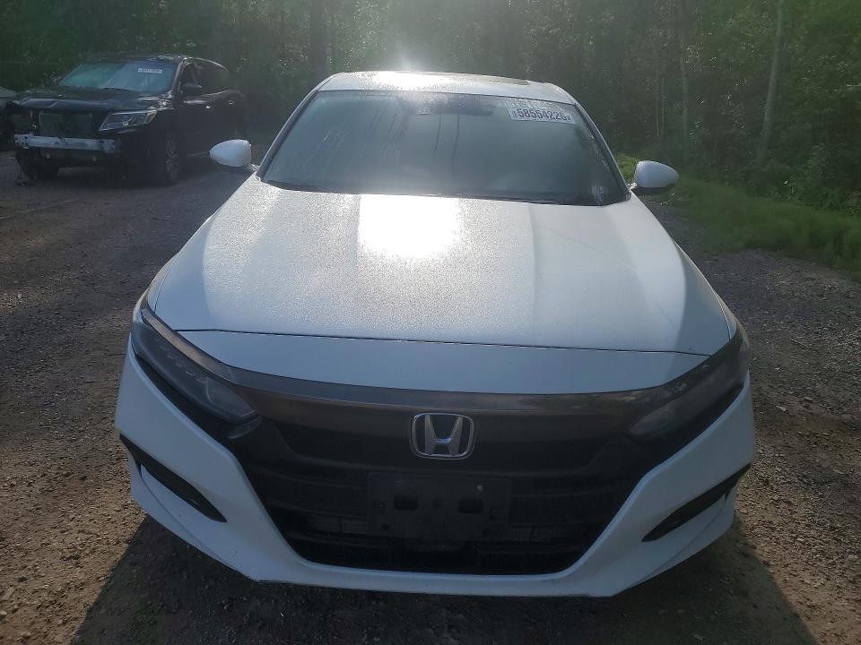 Продажа на аукционе авто 2018 Honda Accord, vin: 1HGCV1F39JA811783, номер лота: 58554226