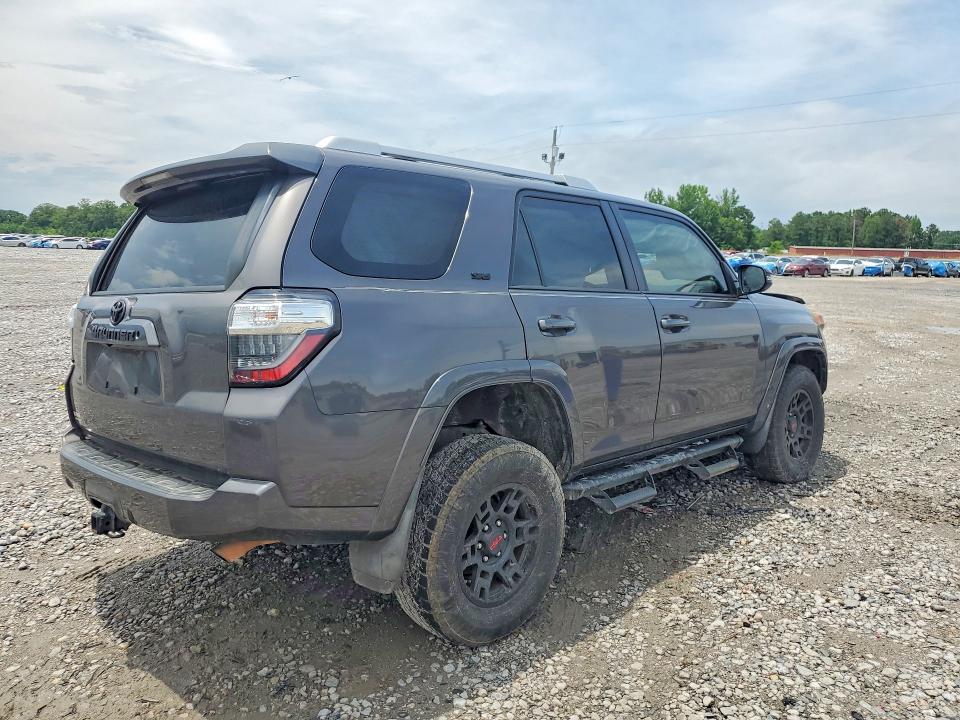 57527966 :رقم المزاد ، JTEBU5JRXJ5497310 vin ، 2018 Toyota 4runner مزاد بيع