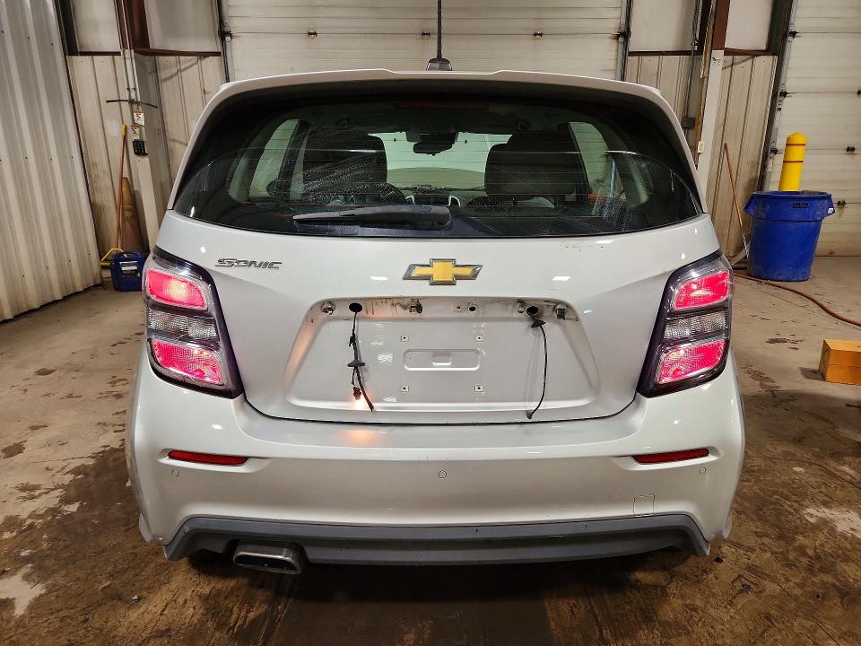 58827586 :رقم المزاد ، 1G1JG6SB1L4105413 vin ، 2020 Chevrolet Sonic مزاد بيع