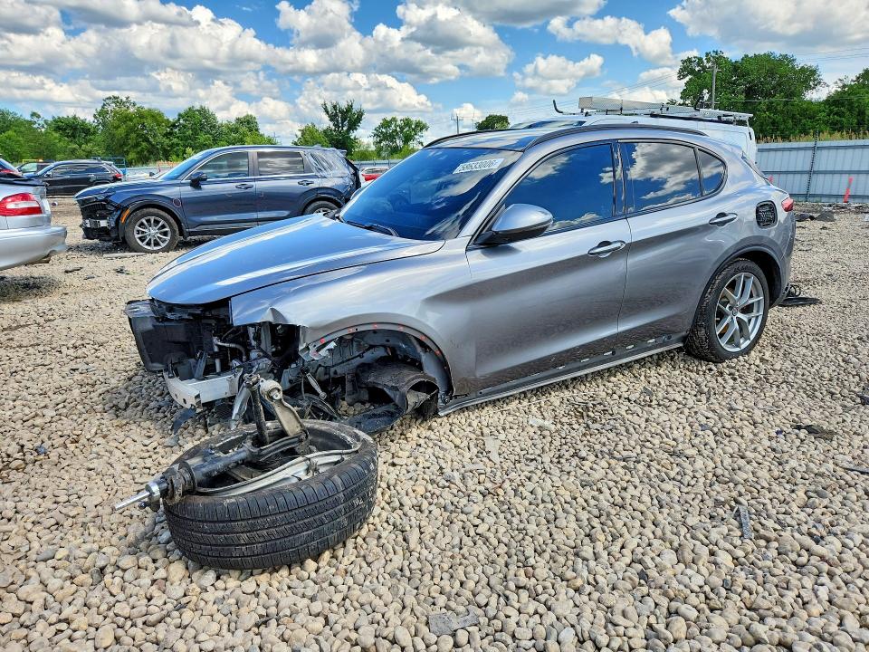 Продаж на аукціоні авто 2018 Alfa Romeo Stelvio, vin: ZASFAKNN3J7C10647, номер лоту: 58633006