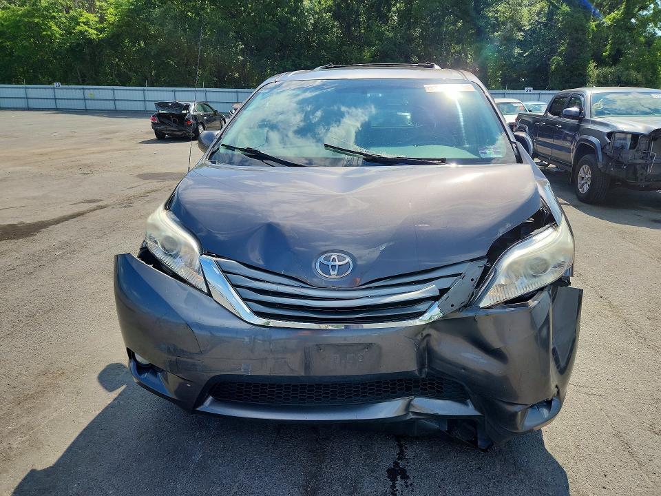 57167066 :رقم المزاد ، 5TDDK3DC0DS050398 vin ، 2013 Toyota Sienna مزاد بيع