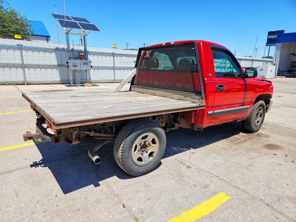 2002 Chevrolet Silverado მანქანა იყიდება აუქციონზე, vin: 1GCEC14W12Z210557, აუქციონის ნომერი: 57055596