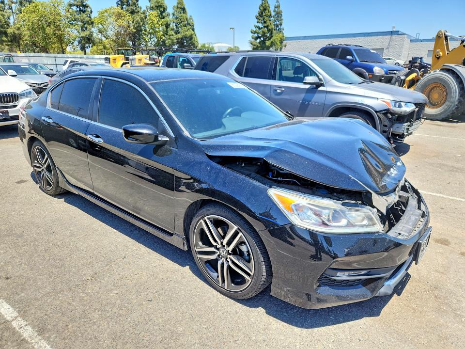55328906 :رقم المزاد ، 1HGCR2F11HA020666 vin ، 2017 Honda Accord مزاد بيع