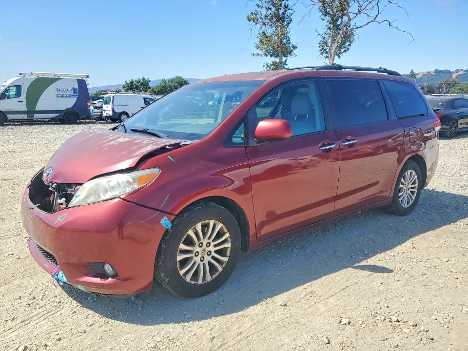 2011 Toyota Sienna მანქანა იყიდება აუქციონზე, vin: 5TDYK3DC0BS080631, აუქციონის ნომერი: 57601136