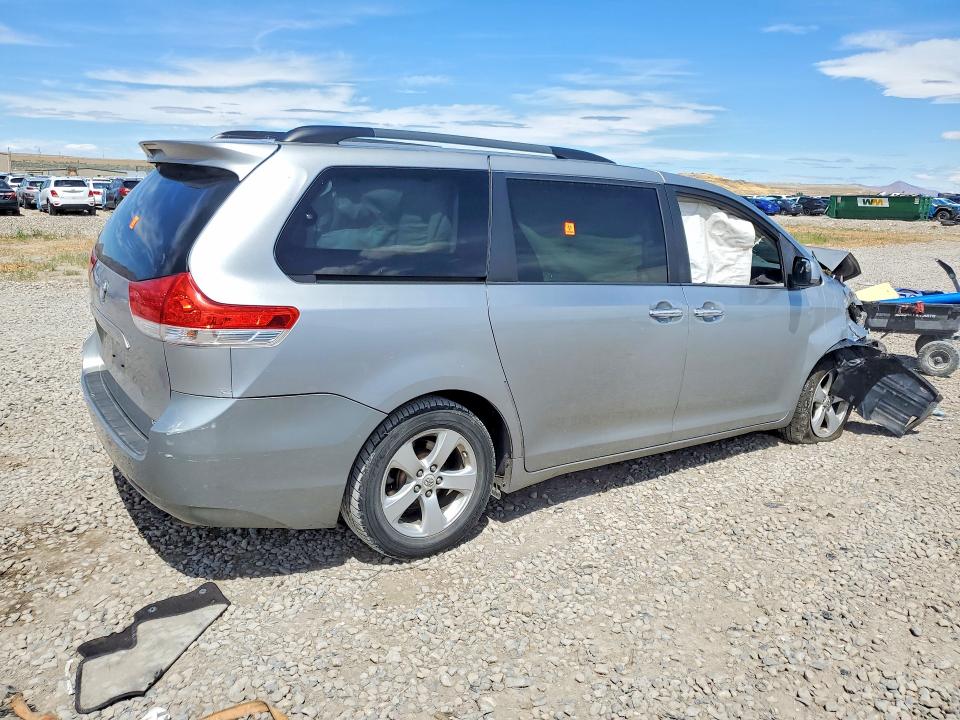 2011 Toyota Sienna მანქანა იყიდება აუქციონზე, vin: 5TDKK3DC0BS097550, აუქციონის ნომერი: 85603485