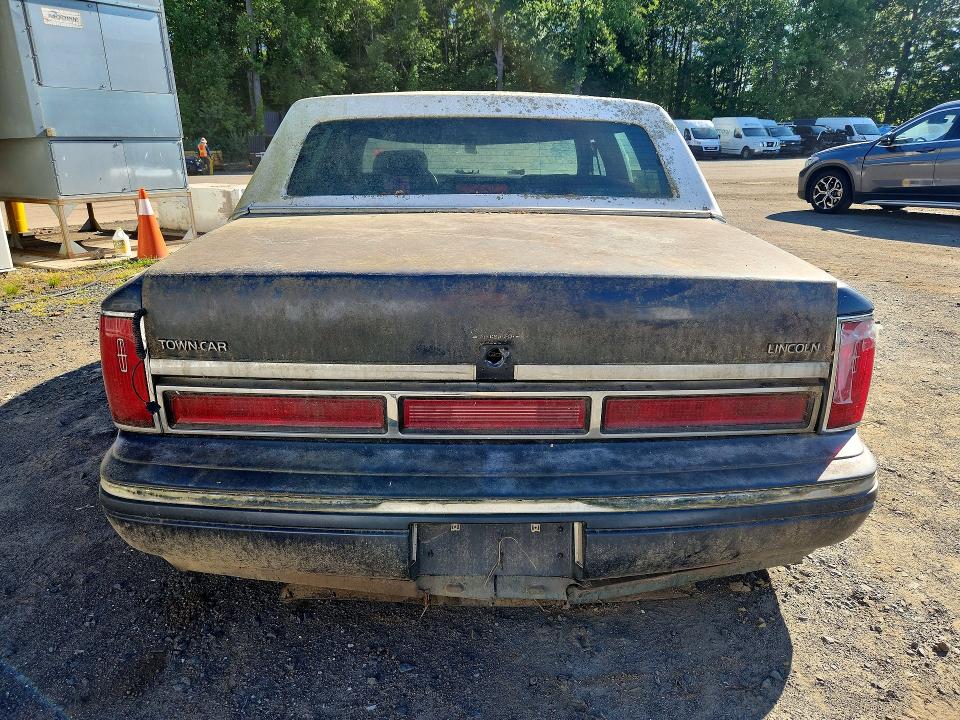 1996 Lincoln Town Car მანქანა იყიდება აუქციონზე, vin: 1LNLM81W5TY731169, აუქციონის ნომერი: 53219366