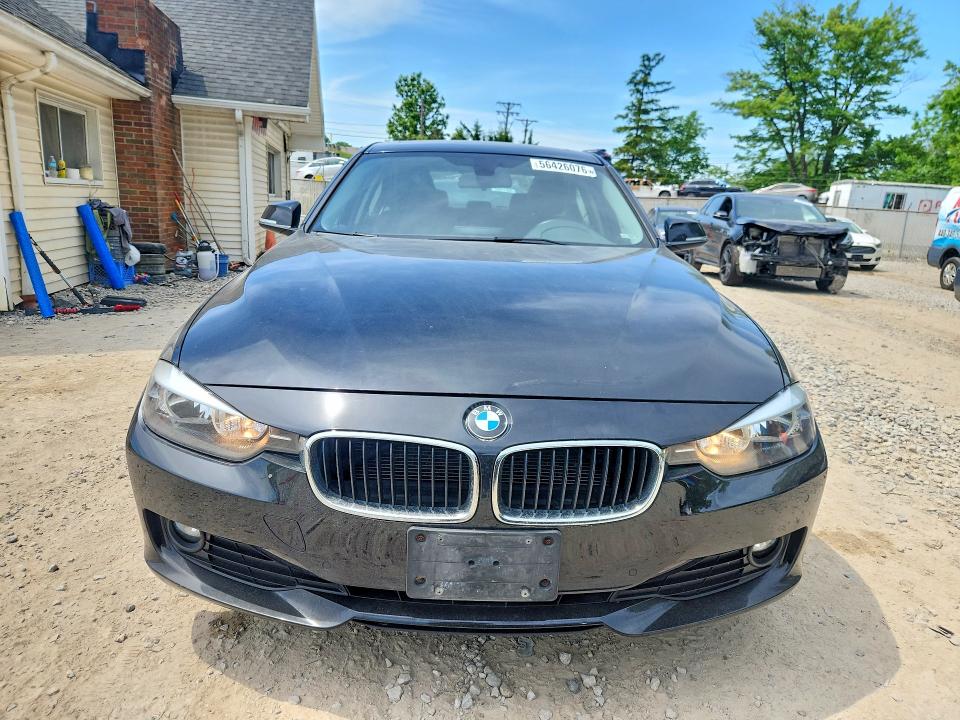 56426076 :رقم المزاد ، WBA3C3G54ENS72128 vin ، 2014 Bmw 320 مزاد بيع