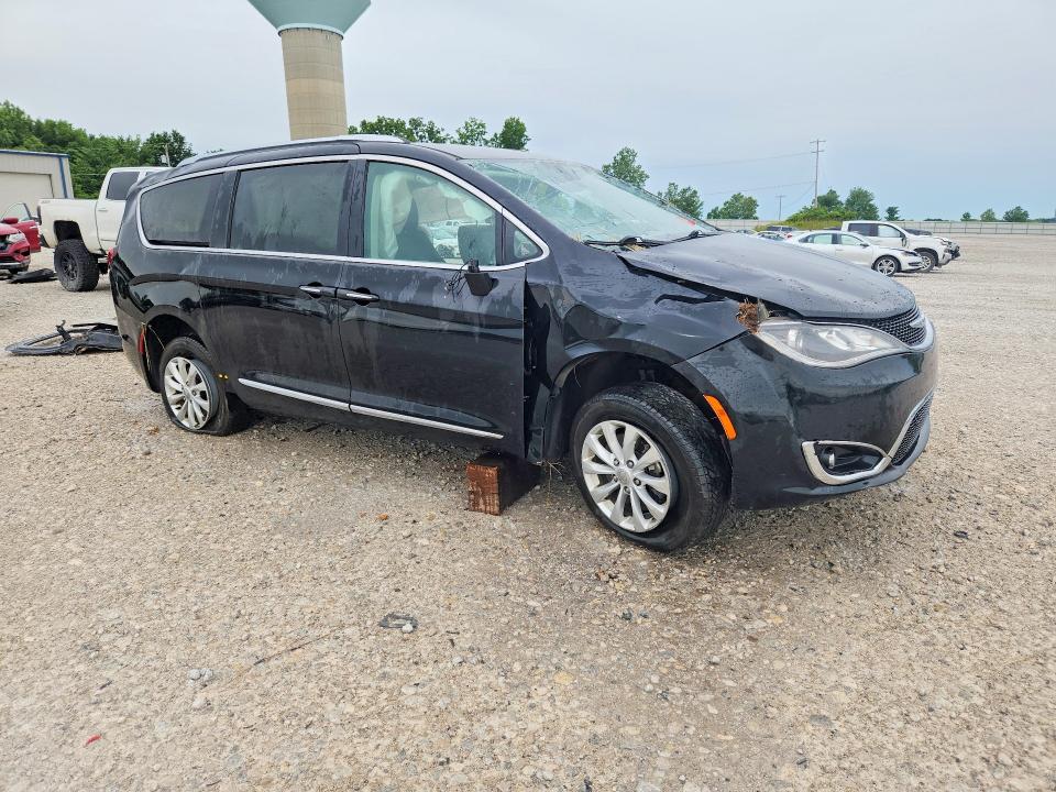 57240286 :رقم المزاد ، 2C4RC1BG5KR554836 vin ، 2019 Chrysler Pacifica مزاد بيع