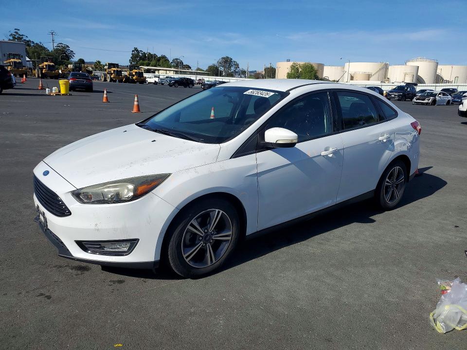 56283426 :رقم المزاد ، 1FADP3FE4HL277557 vin ، 2017 Ford Focus مزاد بيع