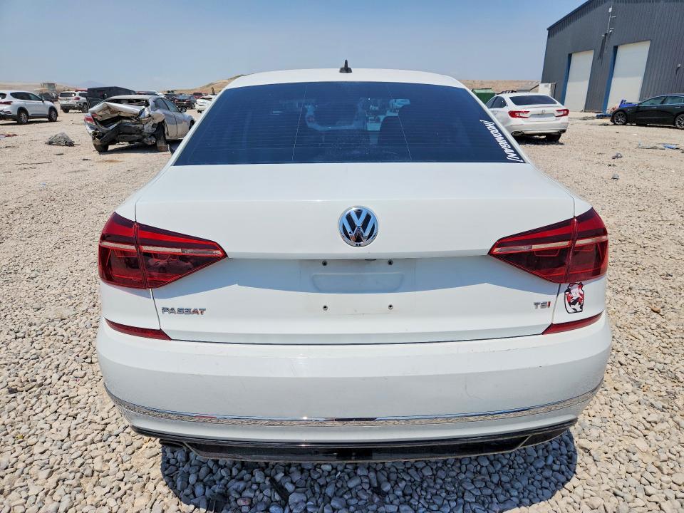 57543956 :رقم المزاد ، 1VWAA7A31JC011959 vin ، 2018 Volkswagen Passat مزاد بيع