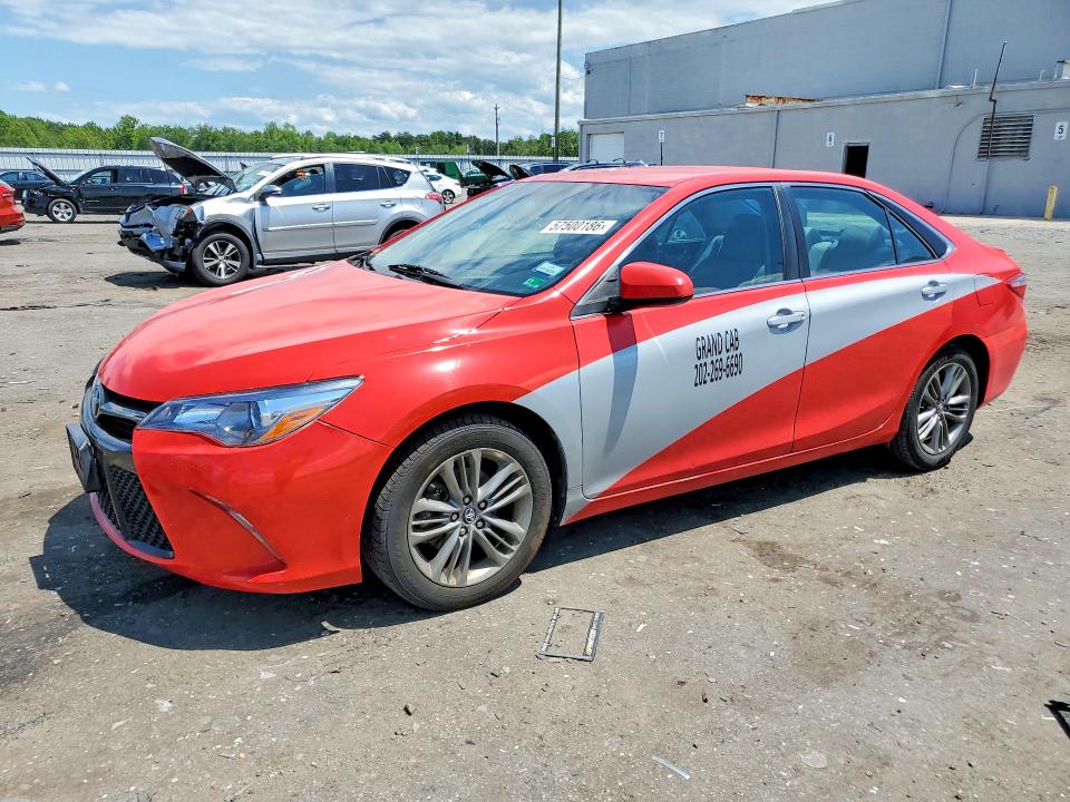 57500186 :رقم المزاد ، 4T1BF1FK2HU644170 vin ، 2017 Toyota Camry مزاد بيع