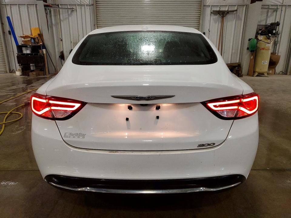 57572986 :رقم المزاد ، 1C3CCCAB6FN562197 vin ، 2015 Chrysler 200 مزاد بيع