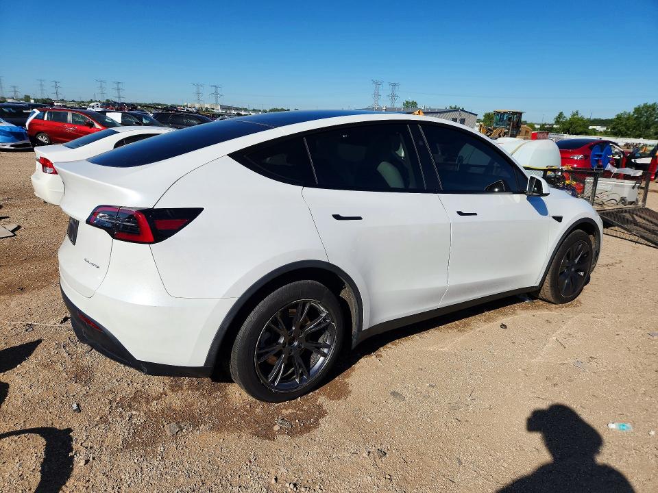 2024 Tesla Model Y მანქანა იყიდება აუქციონზე, vin: 7SAYGAEE2RF117301, აუქციონის ნომერი: 57588746