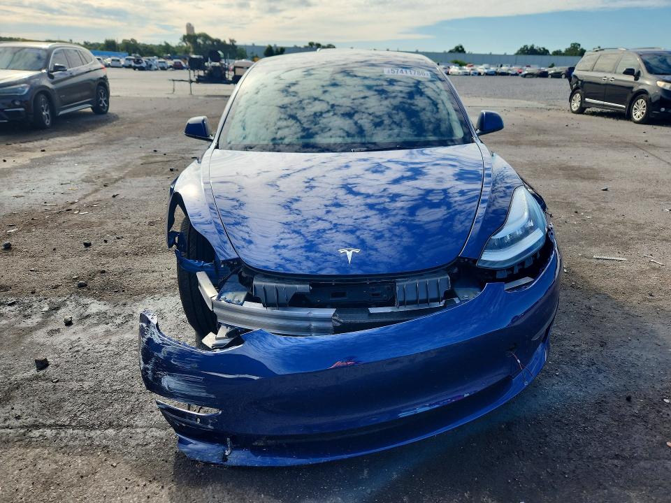 2022 Tesla Model 3 მანქანა იყიდება აუქციონზე, vin: 5YJ3E1EB4NF274762, აუქციონის ნომერი: 57411786