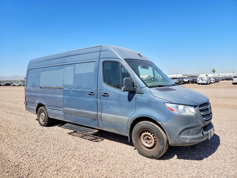 55673016 :رقم المزاد ، WD4PF1CD2KP136339 vin ، 2019 Mercedes Benz Sprinter مزاد بيع