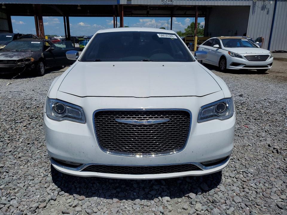 58636386 :رقم المزاد ، 2C3CCAKG2JH177235 vin ، 2018 Chrysler 300 مزاد بيع
