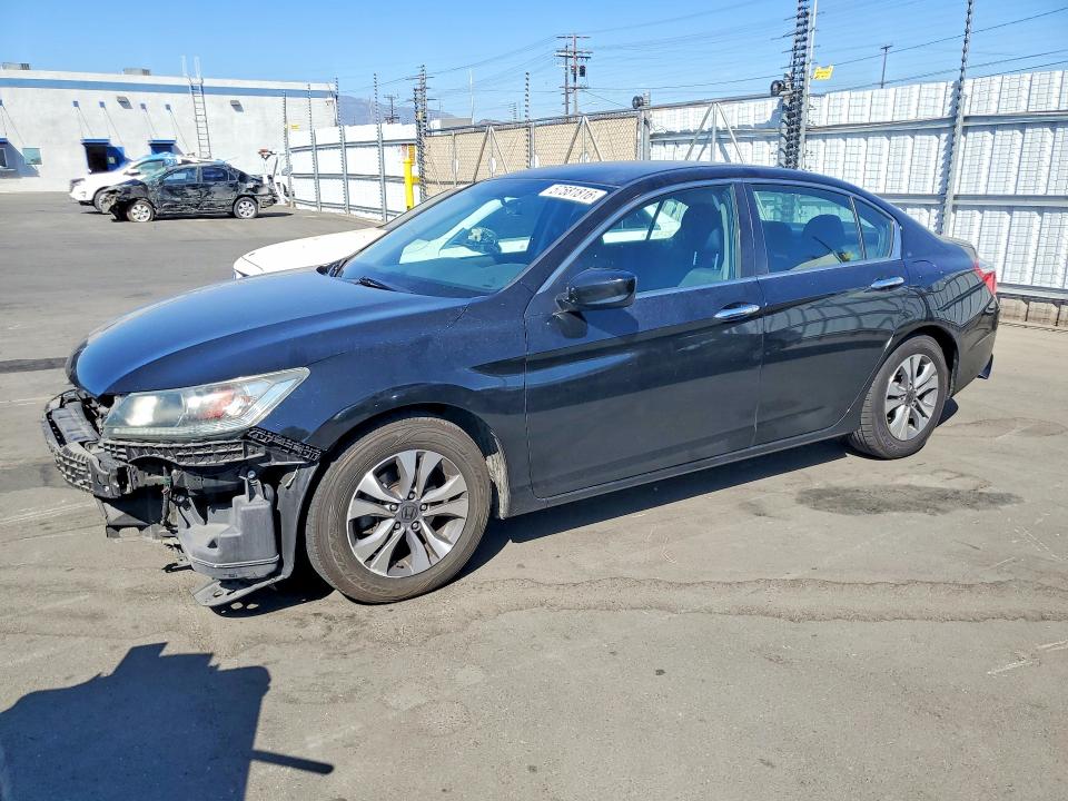 57581816 :رقم المزاد ، 1HGCR2F32FA158263 vin ، 2015 Honda Accord مزاد بيع