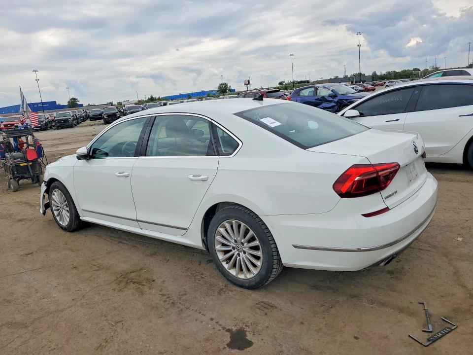 2017 Volkswagen Passat მანქანა იყიდება აუქციონზე, vin: 1VWBT7A36HC036137, აუქციონის ნომერი: 58595446