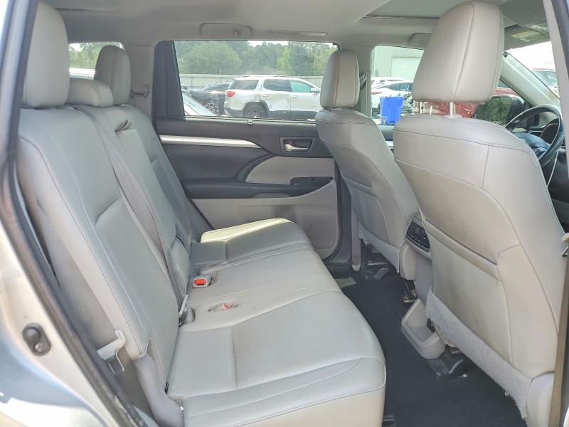 Продаж на аукціоні авто 2018 Toyota Highlander, vin: 5TDKZRFH1JS260809, номер лоту: 57115686