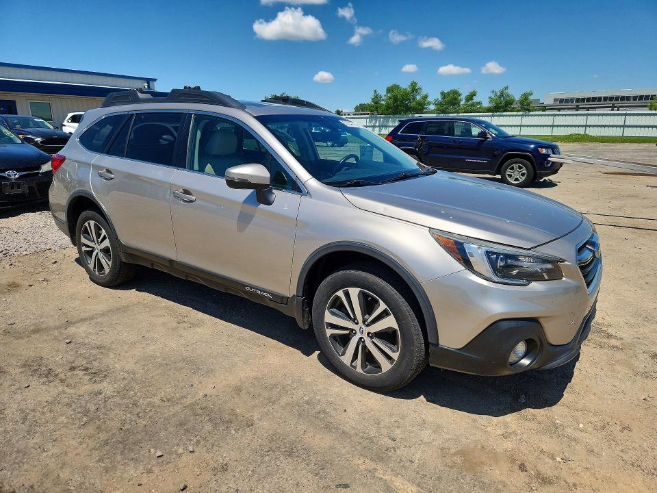 58547136 :رقم المزاد ، 4S4BSANC9J3214007 vin ، 2018 Subaru Outback مزاد بيع