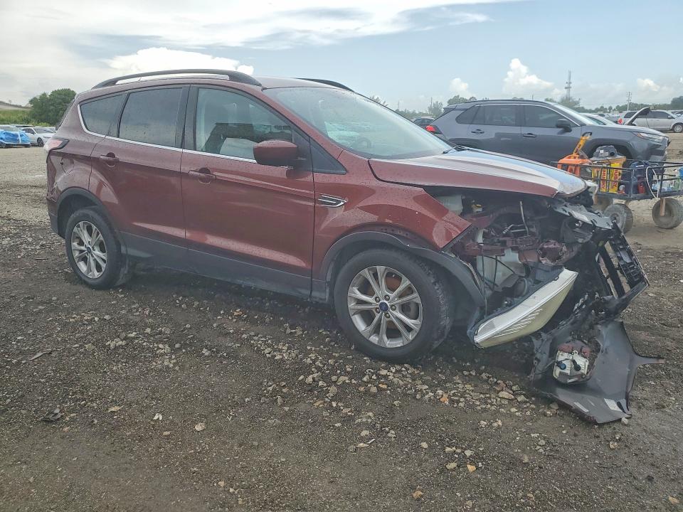 58897856 :رقم المزاد ، 1FMCU0GDXJUC95205 vin ، 2018 Ford Escape مزاد بيع