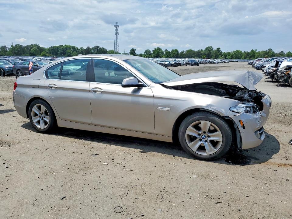 57026496 :رقم المزاد ، WBAXH5C59DD108849 vin ، 2013 Bmw 528 مزاد بيع