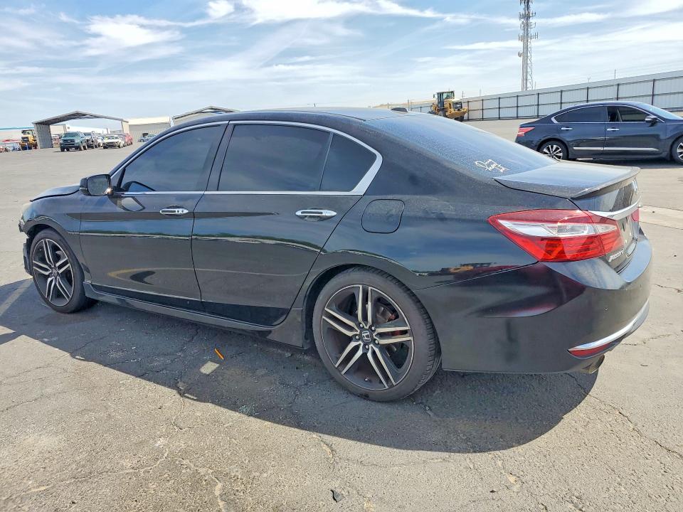 2017 Honda Accord მანქანა იყიდება აუქციონზე, vin: 1HGCR3F9XHA004638, აუქციონის ნომერი: 55841826