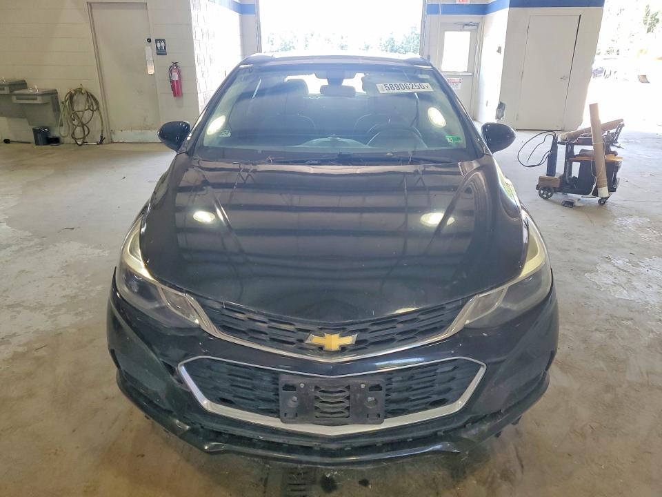 58906256 :رقم المزاد ، 3G1BE6SM2HS579695 vin ، 2017 Chevrolet Cruze مزاد بيع