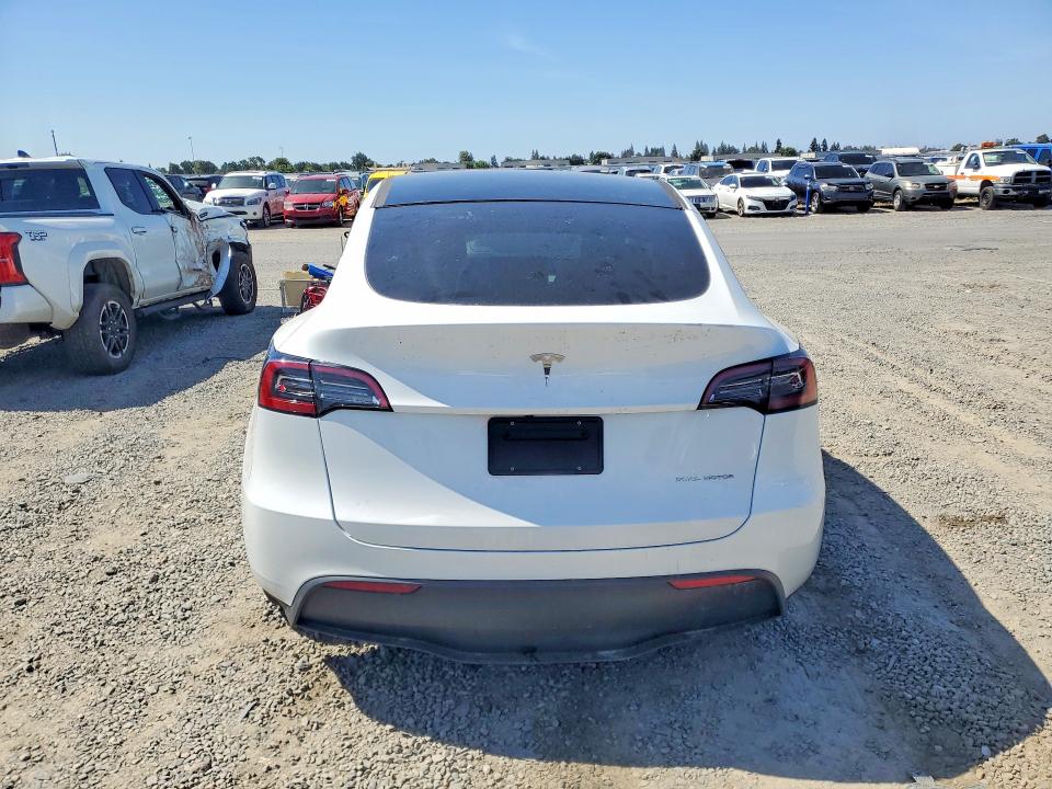 Продажа на аукционе авто 2023 Tesla Model Y, vin: 7SAYGDEEXPF685178, номер лота: 55634146